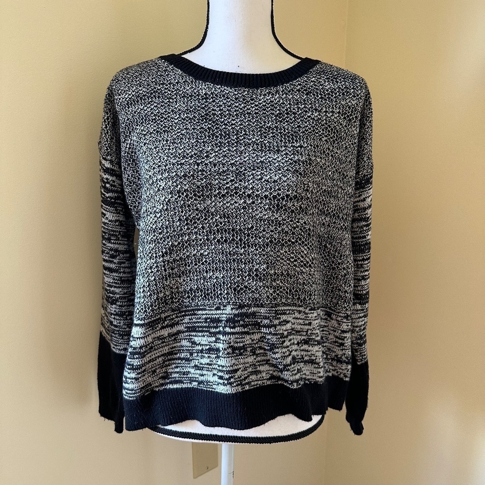 *DKNY JEANS* Black x White Knitted Long Sleeve Sweater Size Medium